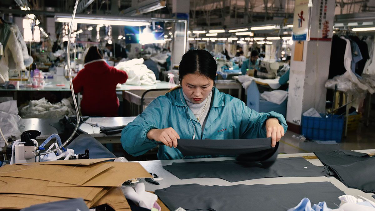 10 Hidden Fashion Industry Challenges That Cost Manufacturers Millions in 2025